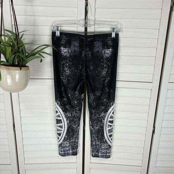 Terez for Soul Cycle Capri Leggings Black‎ White Wheels Athleisure Size M - Picture 4 of 9